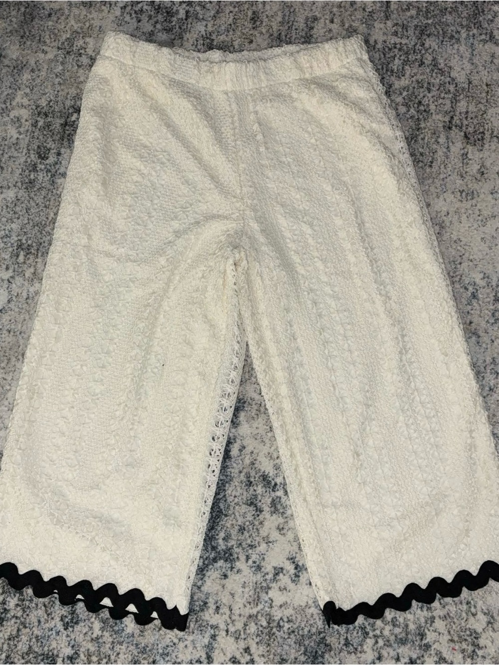 Cato White Lace Cropped Pants with Black Scallop Hem